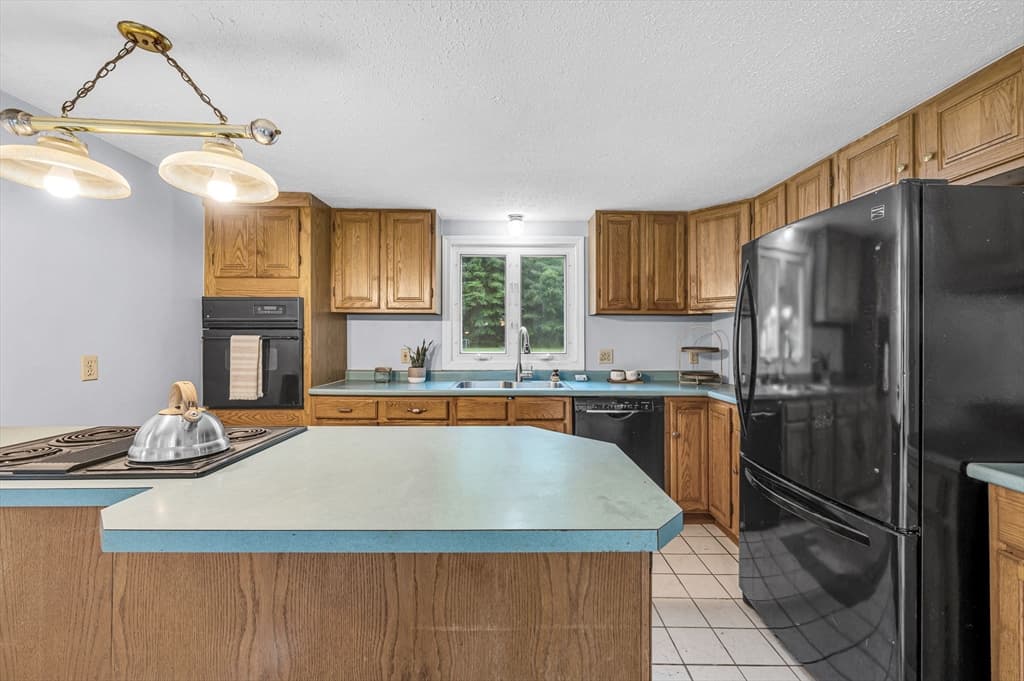 2140 Palmer Rd, Palmer MA 01080 photo 10