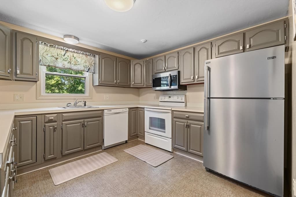 6 Melissa Ln. # 6, Oxford MA 01540 photo 9