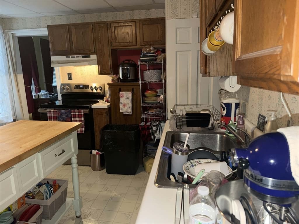 414-416 Hillside Ave, Holyoke MA 01040 photo 3