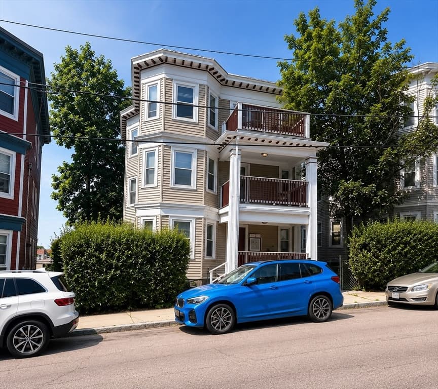 22 Rowell St, Boston MA 02125