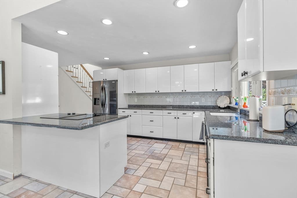 24 Bluff Ave, Mashpee MA 02649 photo 4