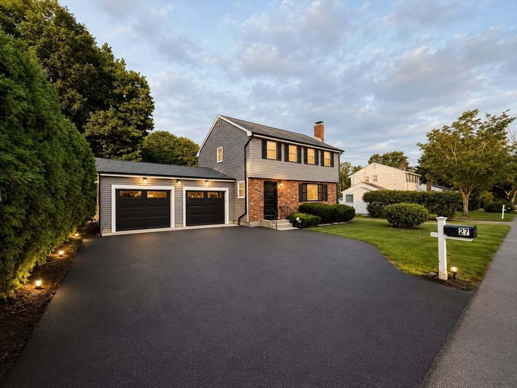 27 Sumner St, Brockton MA 02301