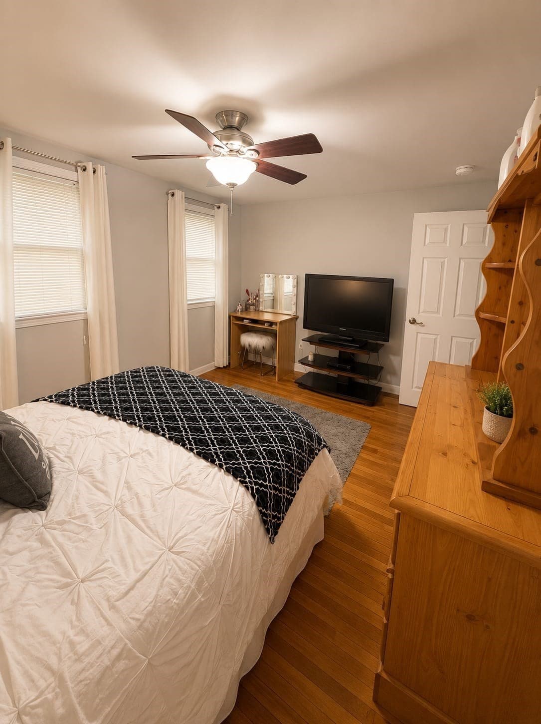Single Family Residence at 27 Sumner St, Brockton MA 02301, photo 18 of 26