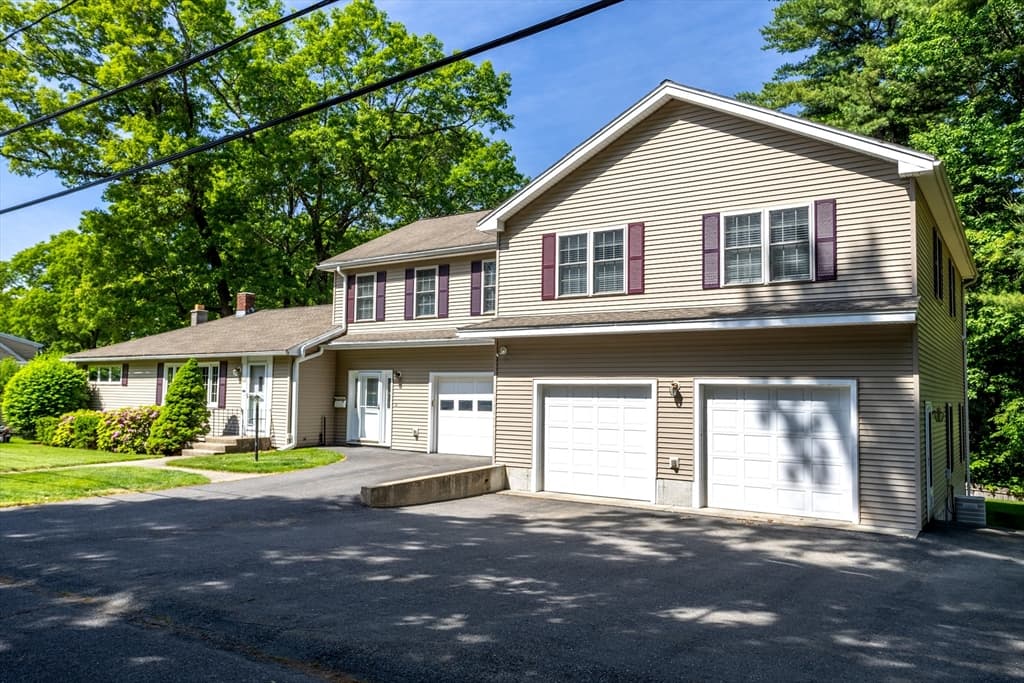 29 Morningside St, Leominster MA 01453
