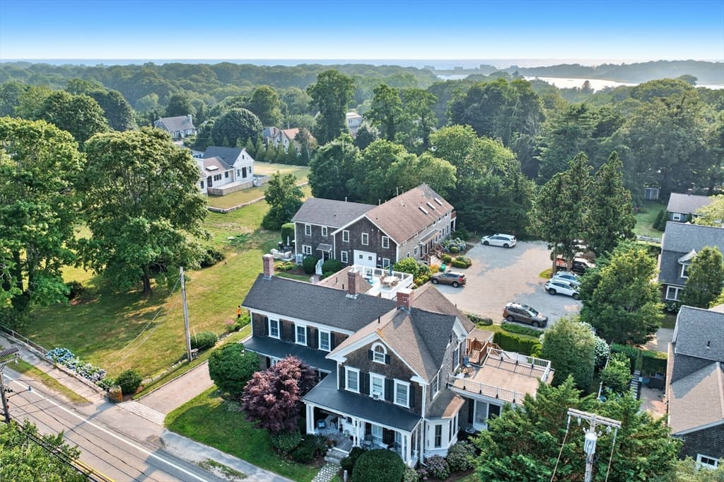 606 W Falmouth Hwy # 4, Falmouth MA 02540