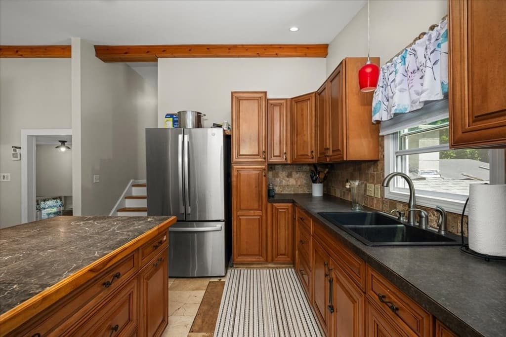 237 Boston Rd, Palmer MA 01069 photo 6