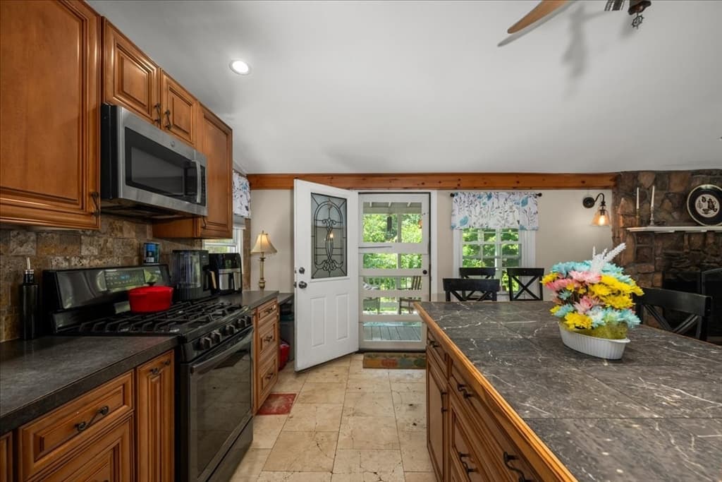 237 Boston Rd, Palmer MA 01069 photo 7