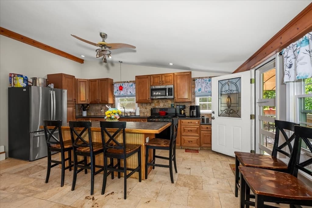 237 Boston Rd, Palmer MA 01069 photo 3
