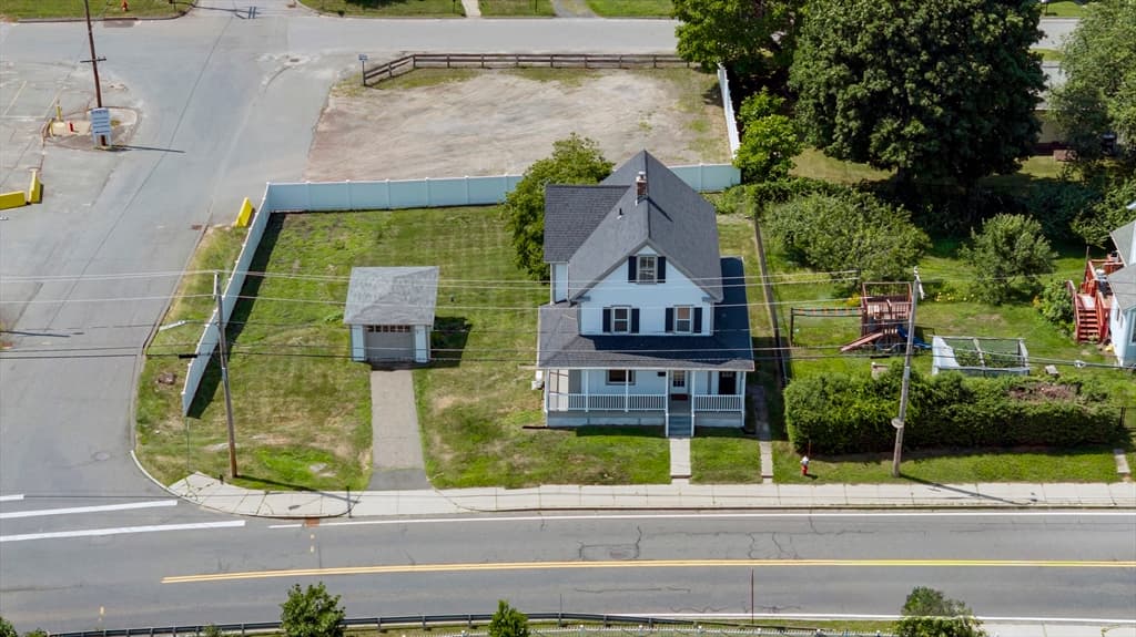 Single Family Residence at 109 South St, Ware MA 01082, Ware, photo 6 of 34