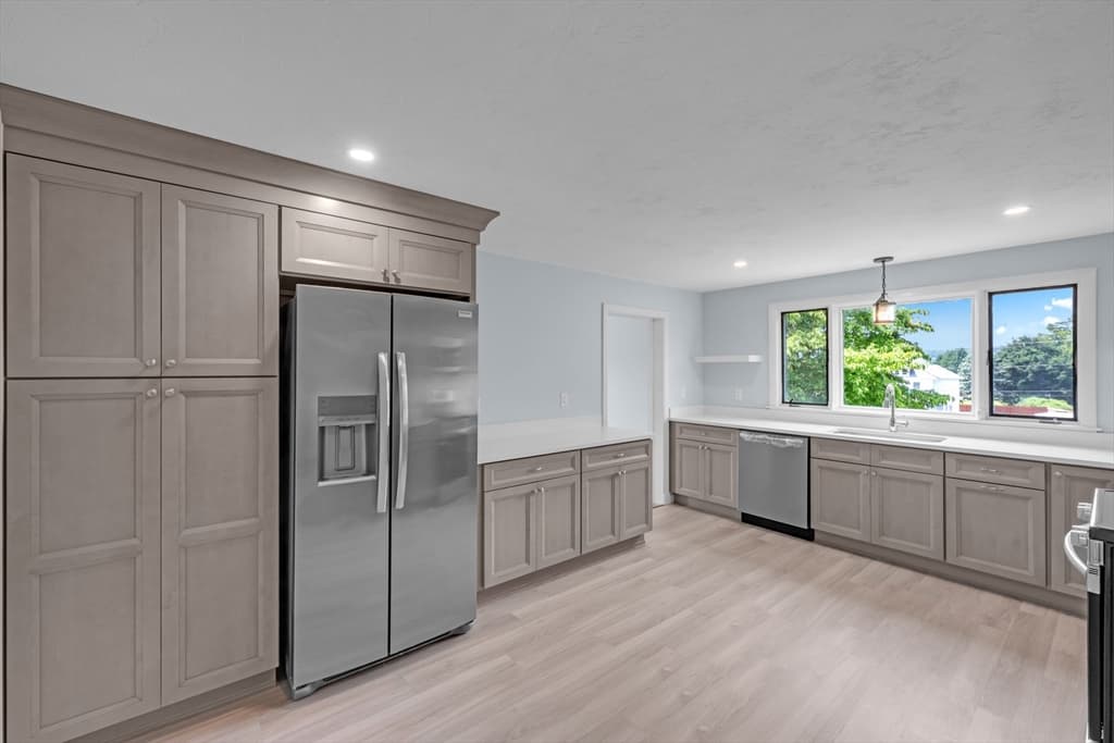 Single Family Residence at 109 South St, Ware MA 01082, Ware, photo 13 of 34