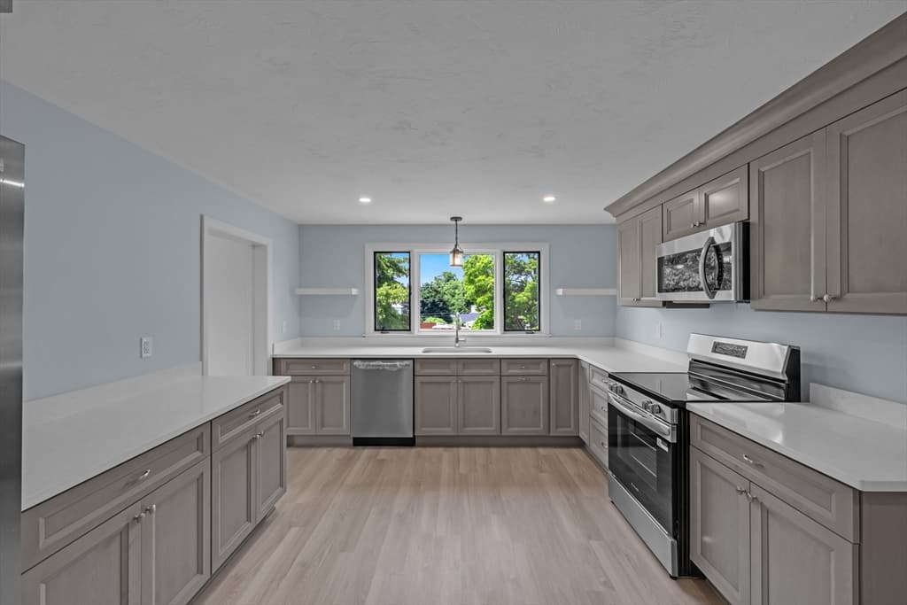 Single Family Residence at 109 South St, Ware MA 01082, Ware, photo 11 of 34