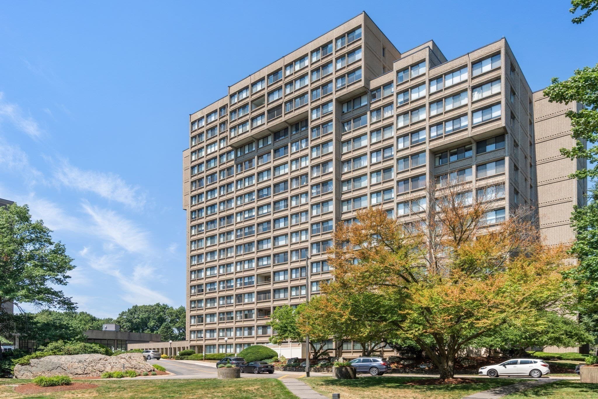 250 Hammond Pond Parkway # 1208N, Newton MA 02467