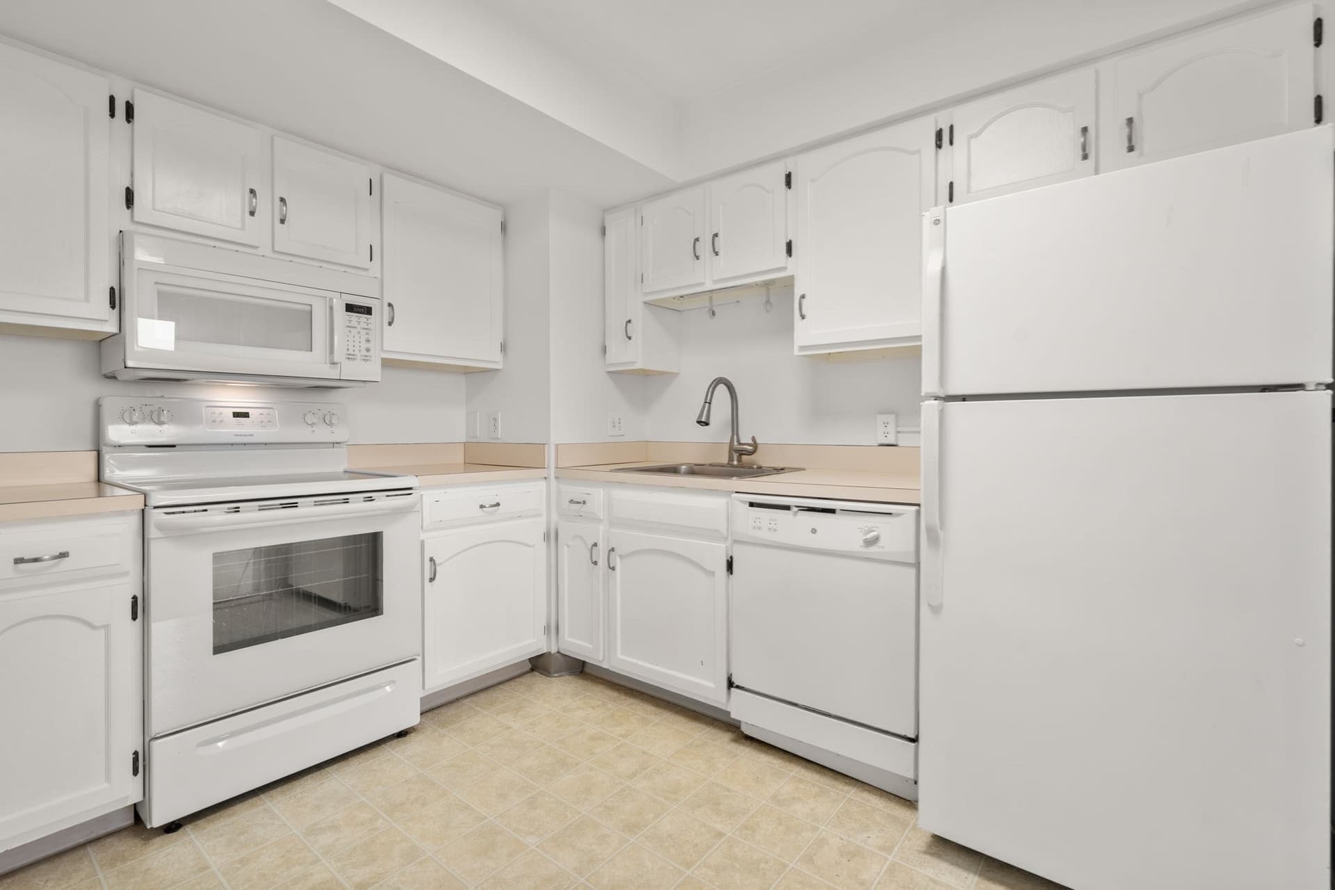 Condominium at 250 Hammond Pond Parkway # 1208N, Newton MA 02467, photo 11 of 21