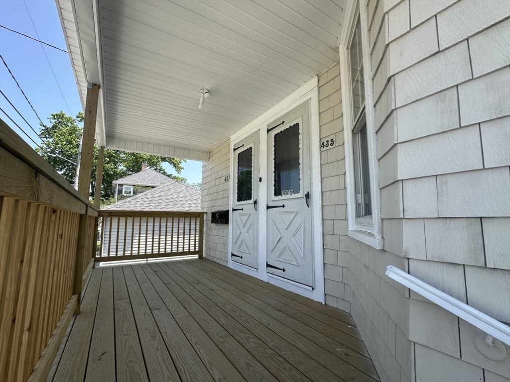 435 Stetson St, Fall River MA 02720 photo 2