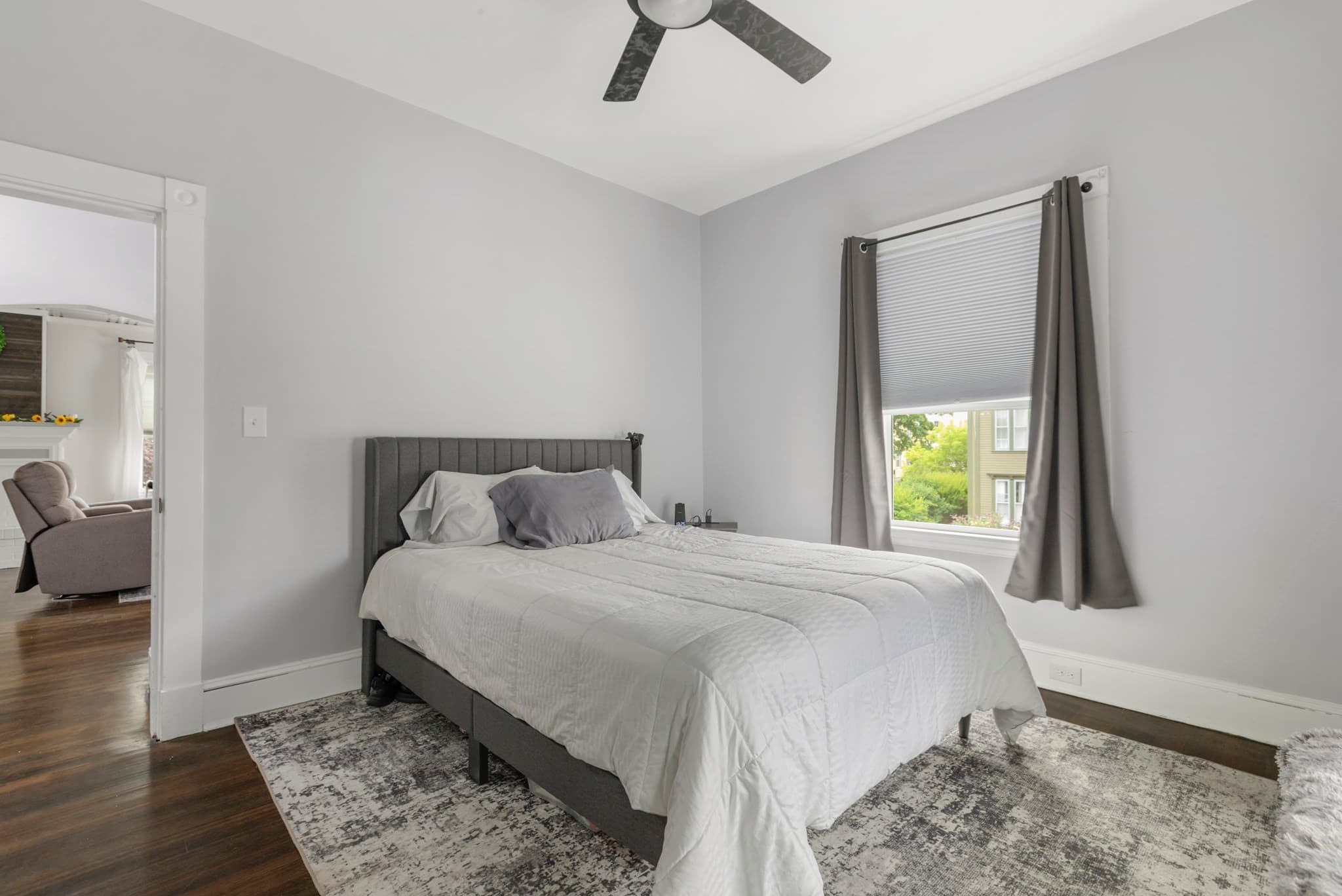Single Family Residence at 596 County St, New Bedford MA 02740, photo 13 of 31