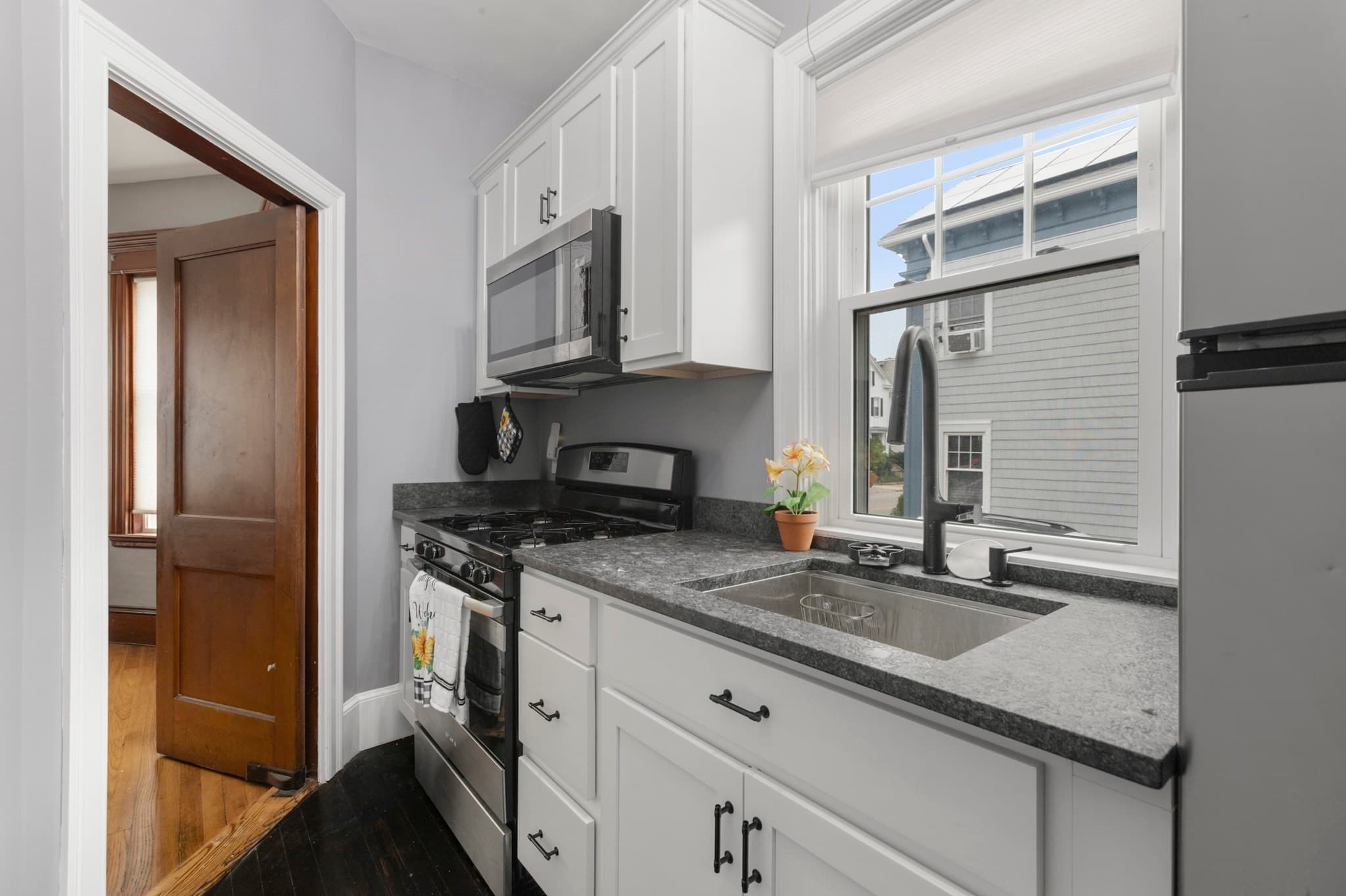 Single Family Residence at 596 County St, New Bedford MA 02740, photo 26 of 31