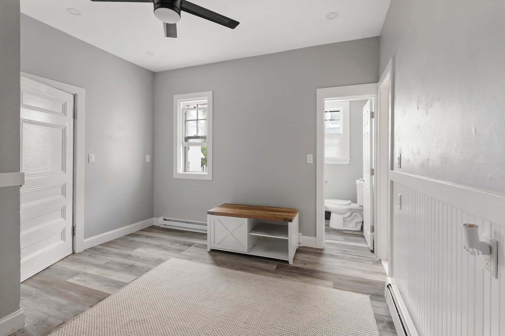 Single Family Residence at 596 County St, New Bedford MA 02740, photo 7 of 31