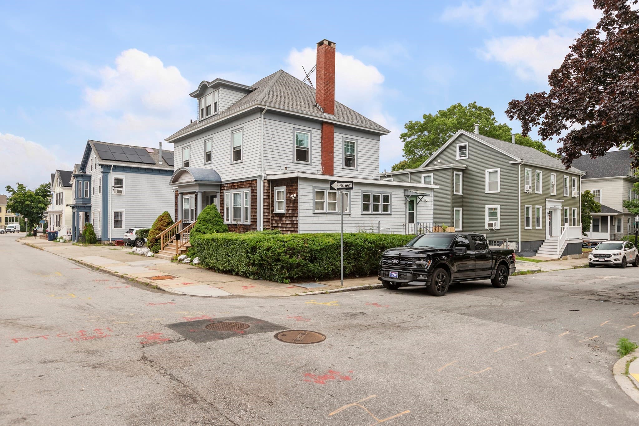 Single Family Residence at 596 County St, New Bedford MA 02740, photo 3 of 31