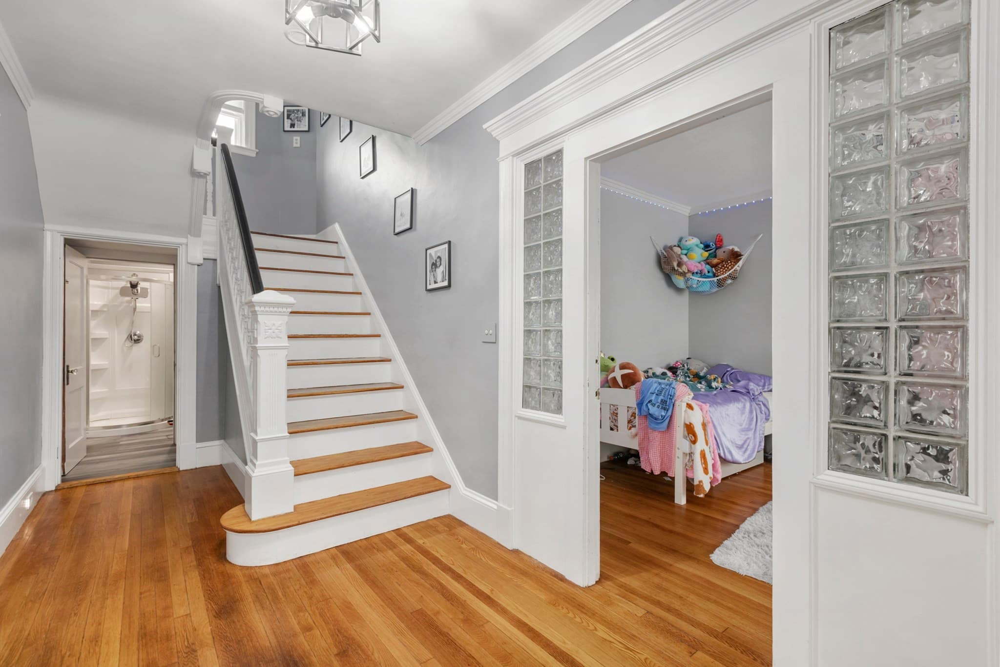 Single Family Residence at 596 County St, New Bedford MA 02740, photo 5 of 31