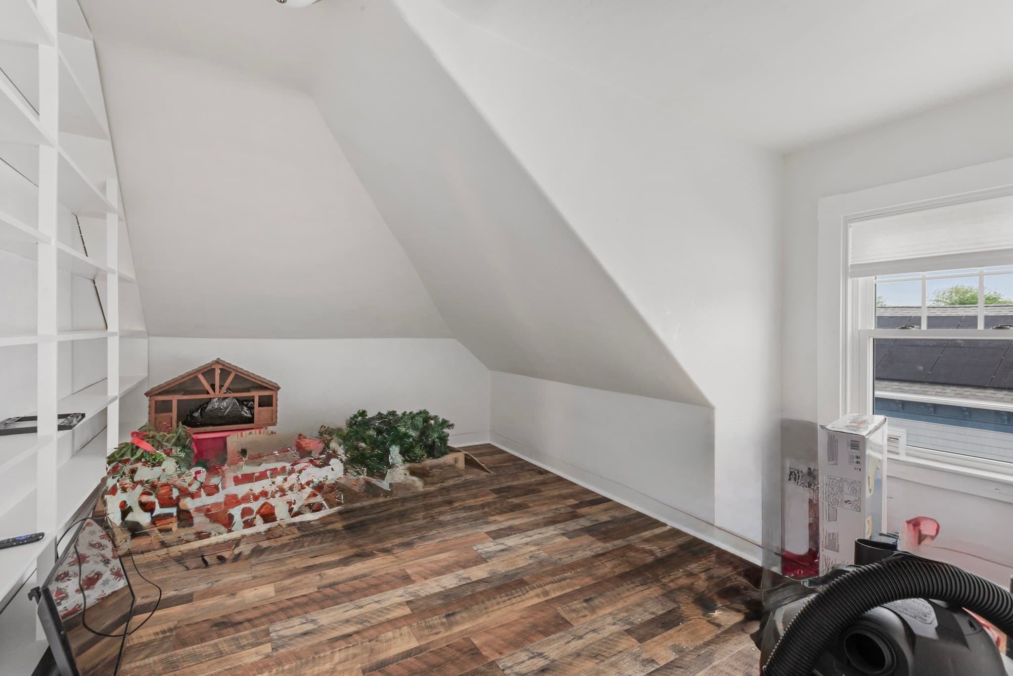 Single Family Residence at 596 County St, New Bedford MA 02740, photo 19 of 31