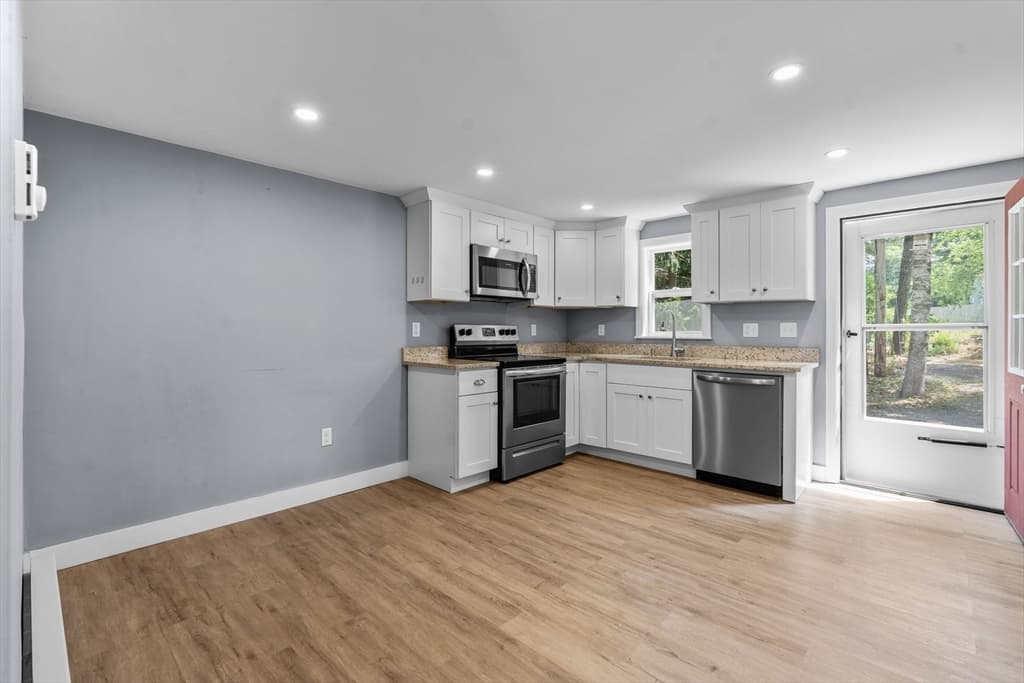 153 Dunns Pond Rd, Barnstable MA 02601 photo 5