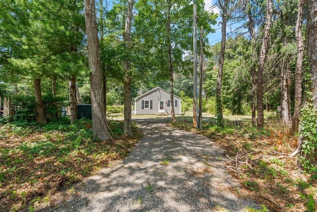 153 Dunns Pond Rd, Barnstable MA 02601 photo 4