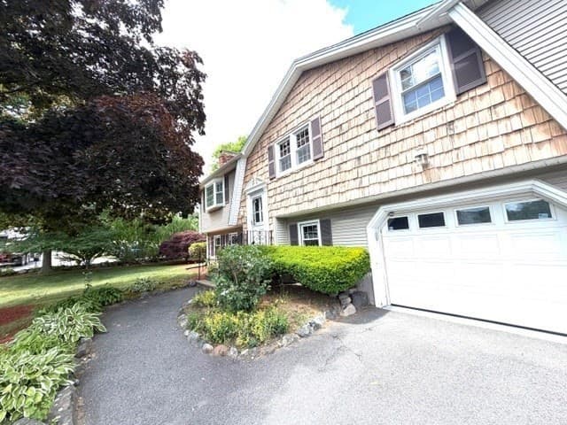 15 Frances Rd, Burlington MA 01803 photo 2