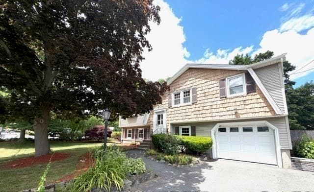 15 Frances Rd, Burlington MA 01803