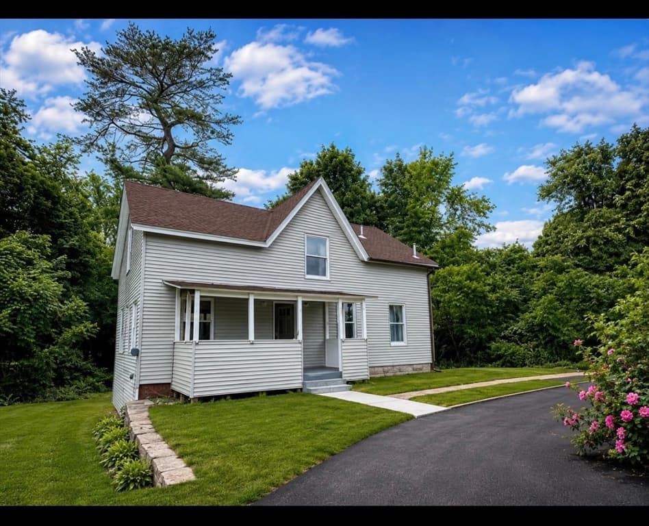 26 Maple St, Athol MA 01331