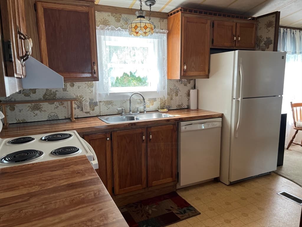 8 Jefferson Way, Carver MA 02330 photo 5