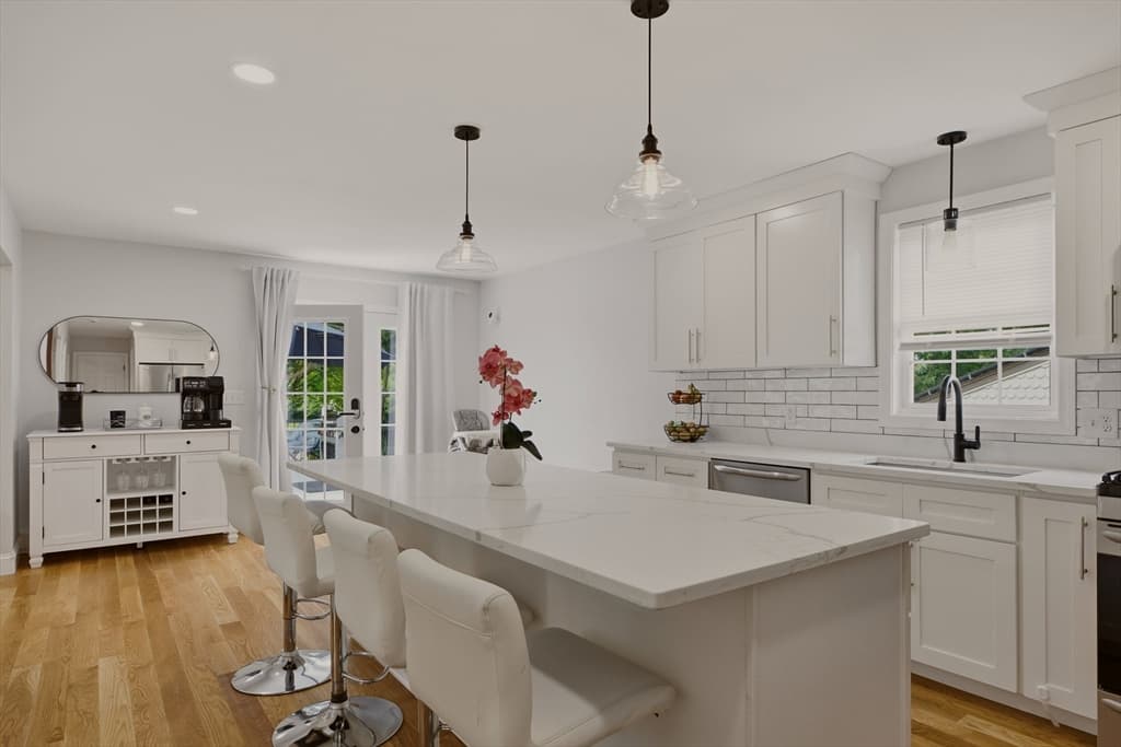 724 Woodman St, Fall River MA 02724 photo 10