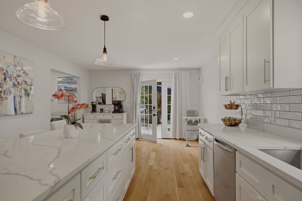 724 Woodman St, Fall River MA 02724 photo 11