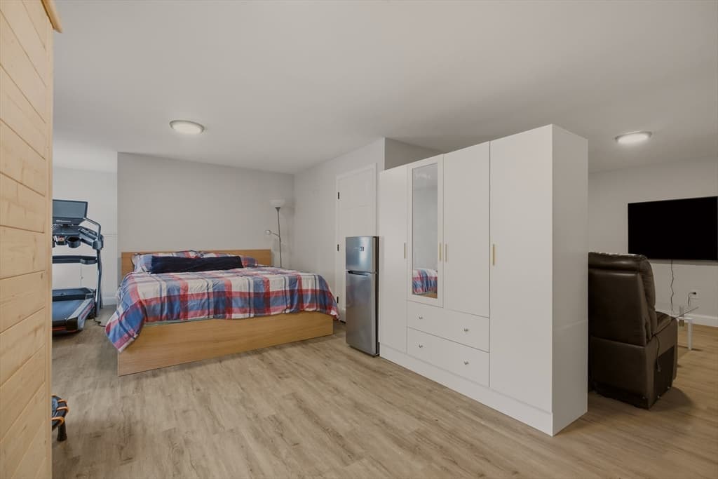 724 Woodman St, Fall River MA 02724 photo 29