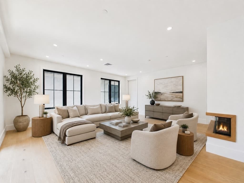 Condominium at 244 L Street # 7, Boston MA 02127, Boston, photo 9 of 37