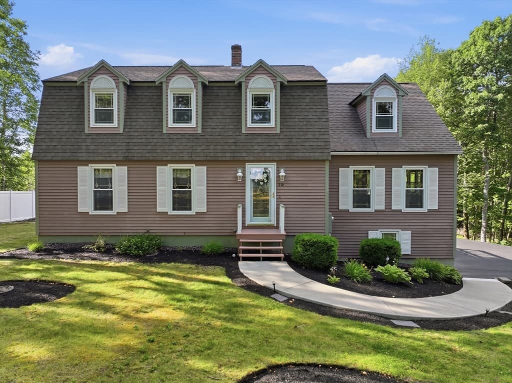 15 Sibley Rd, Ashburnham MA 01430