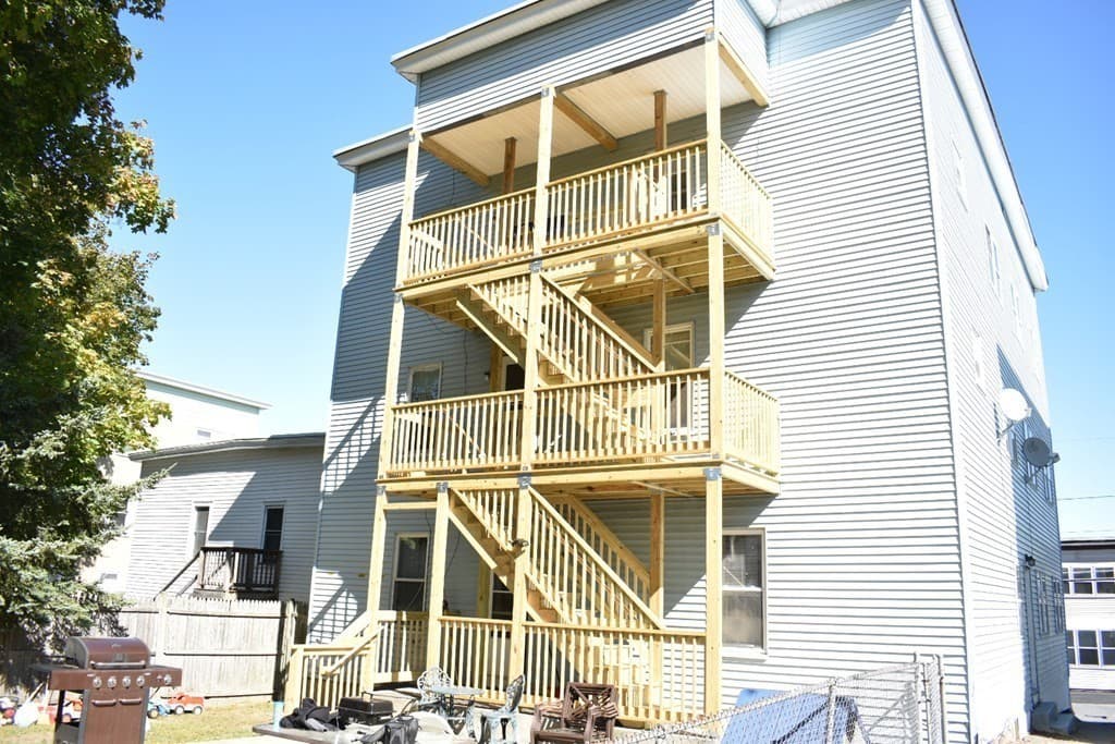 142 Madison St, Fitchburg MA 01420 photo 2