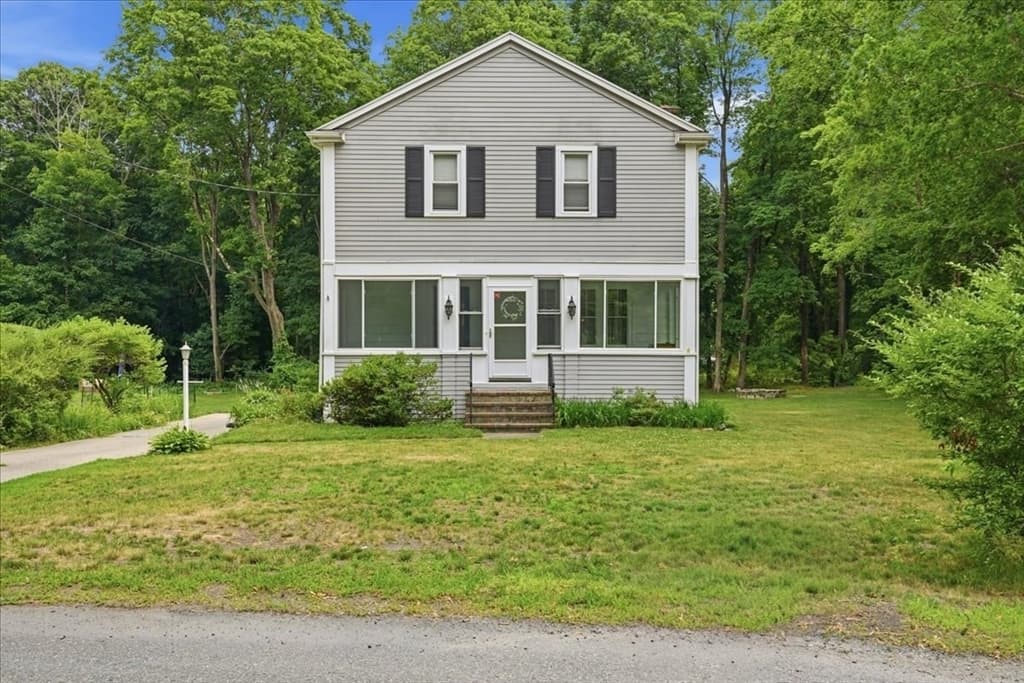 15 Walnut St, West Bridgewater MA 02379