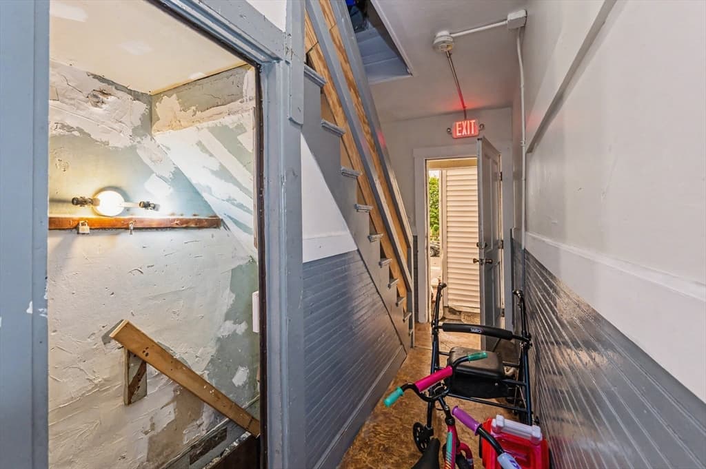 5 Dublin St, Lowell MA 01854 photo 7
