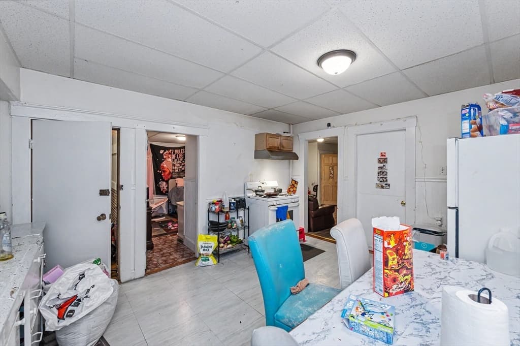5 Dublin St, Lowell MA 01854 photo 4