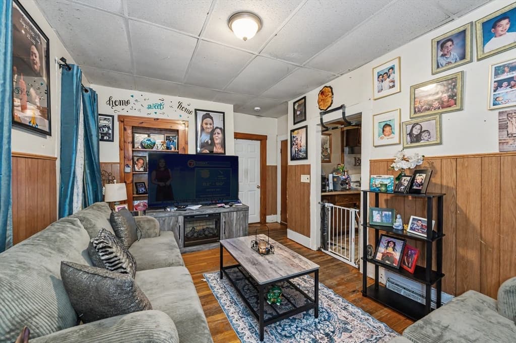 1 Dublin St, Lowell MA 01854 photo 4