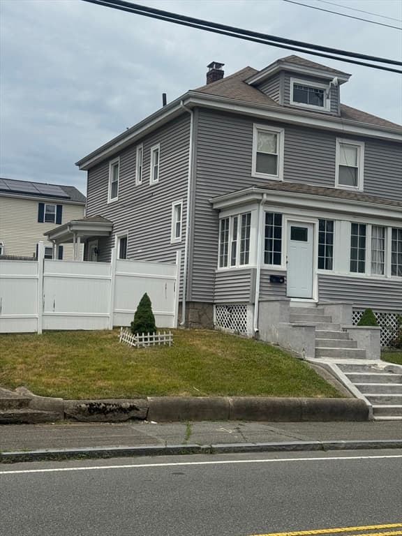 103 Manomet St, Brockton MA 02301 photo 3