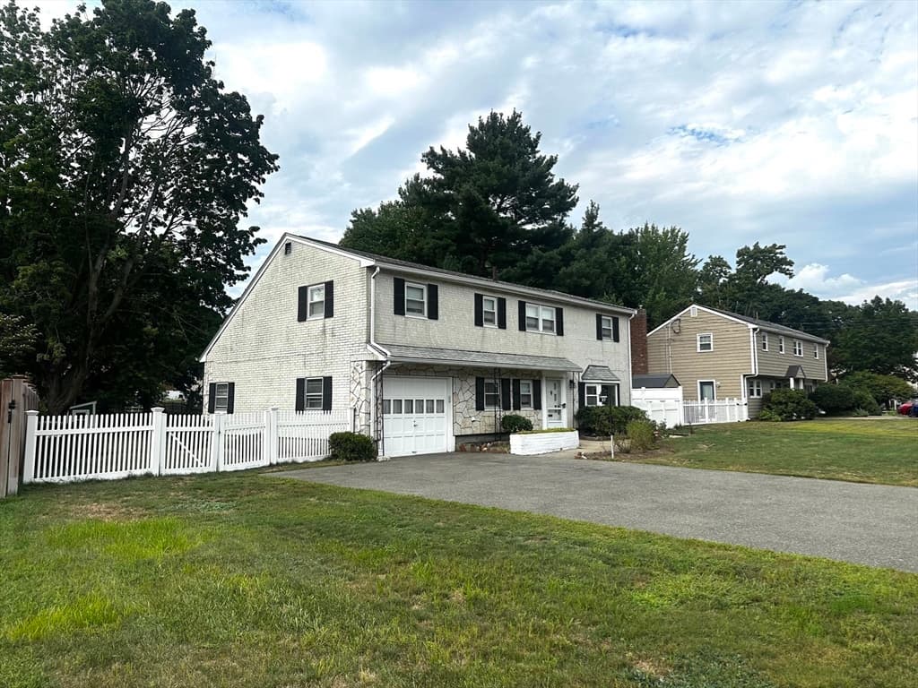 37 Rustcraft Rd, Dedham MA 02026 photo 2