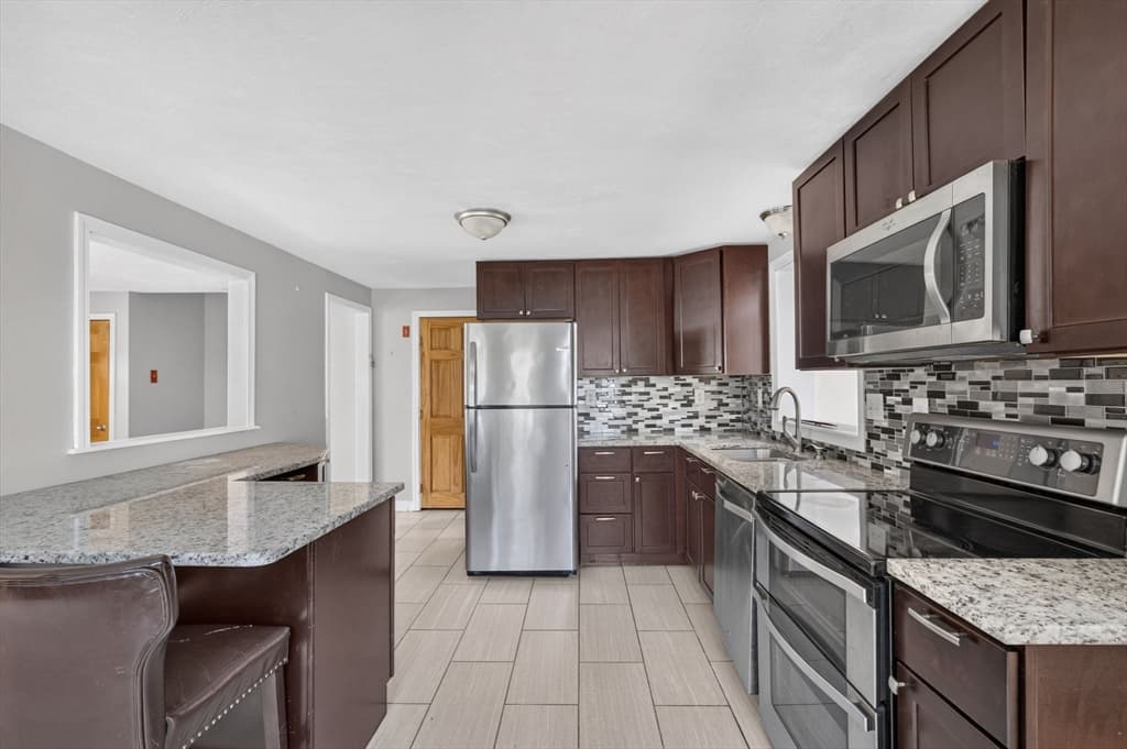 17 Pine Knoll Ln # B, Taunton MA 02780 photo 20