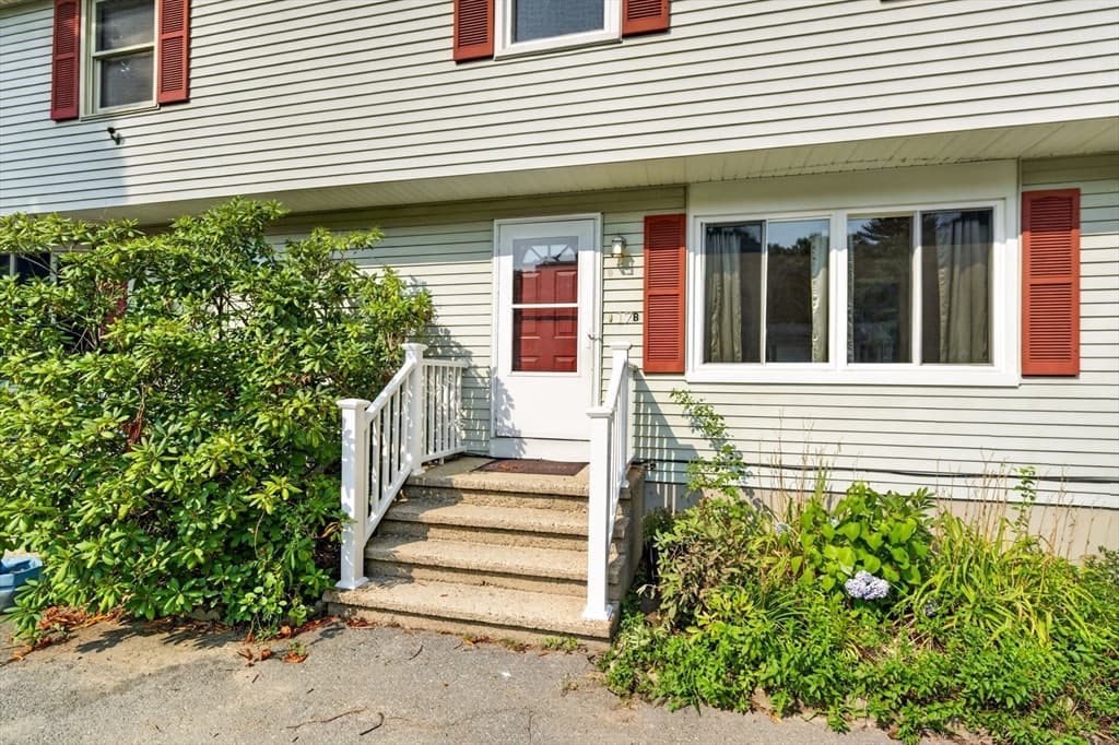 17 Pine Knoll Ln # B, Taunton MA 02780 photo 4