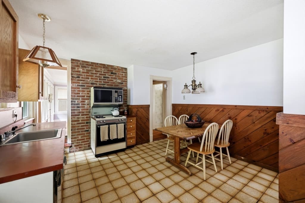 121 Farmington Ave, Longmeadow MA 01106 photo 7