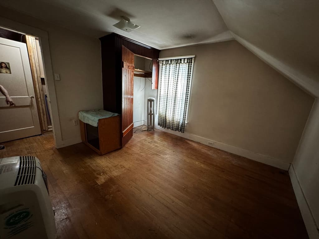 21 Dryden St, Worcester MA 01605 photo 7