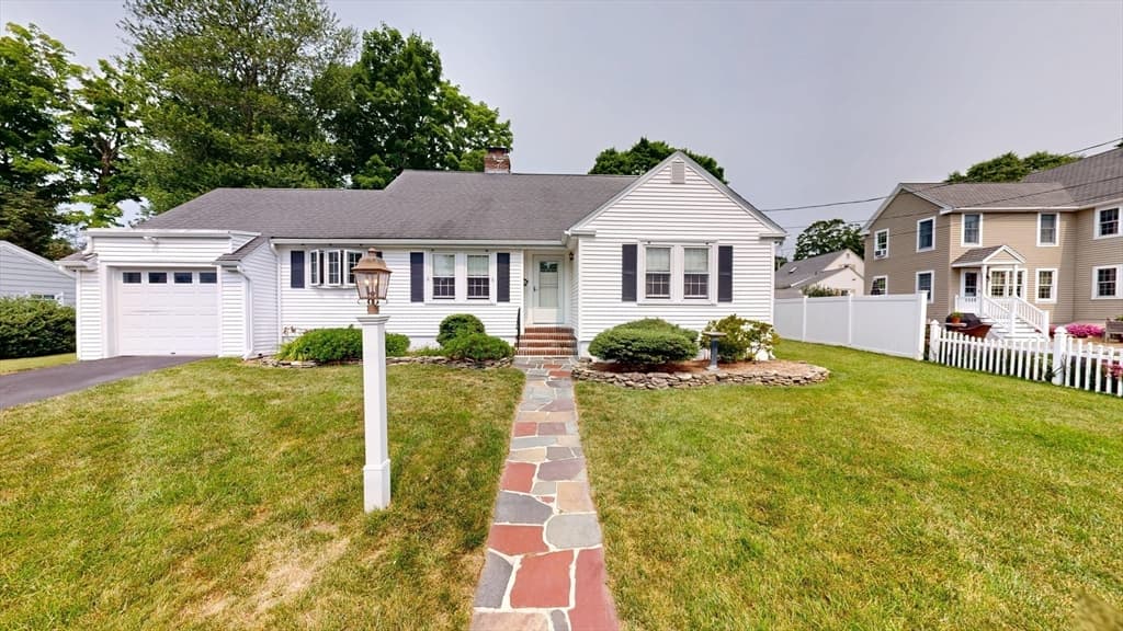 6 Maple Circle, Shrewsbury MA 01545 photo 2