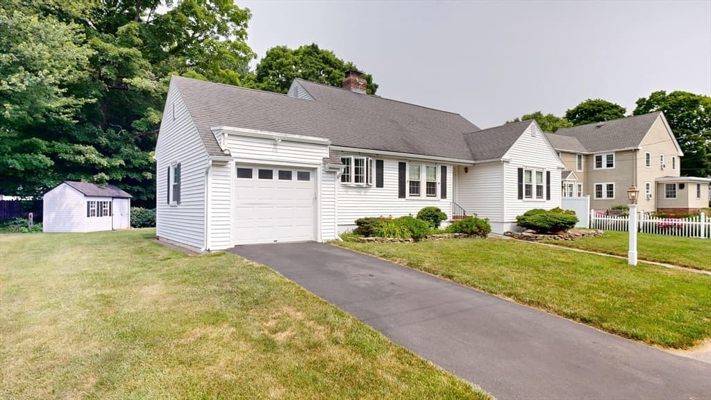 6 Maple Circle, Shrewsbury MA 01545 photo 3