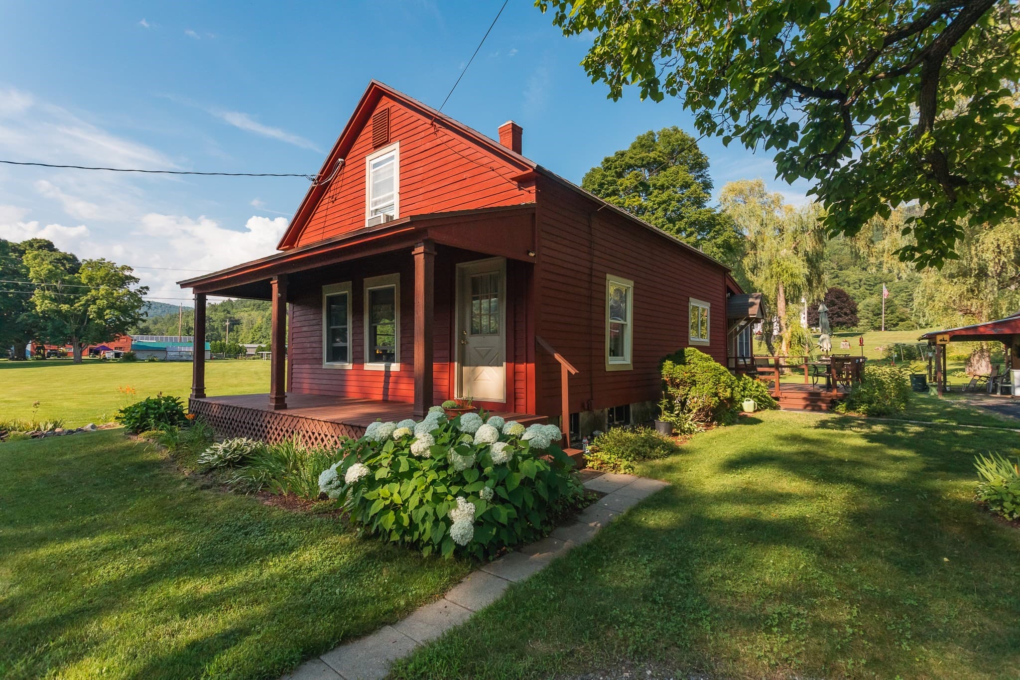 211 Main St, Shelburne MA 01370