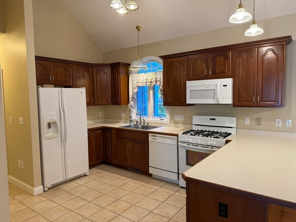 40 Holly Ln # 40, Dracut MA 01826 photo 12